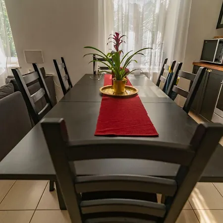 شقة Sopron City Apartment شوبرون