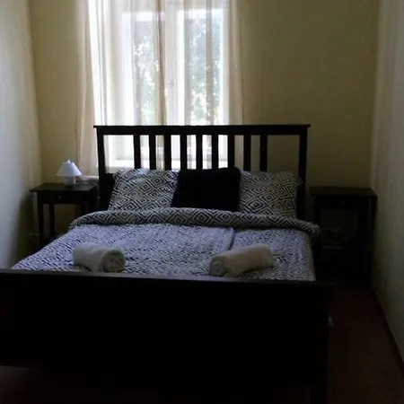 Lägenhet Sopron City Apartment *